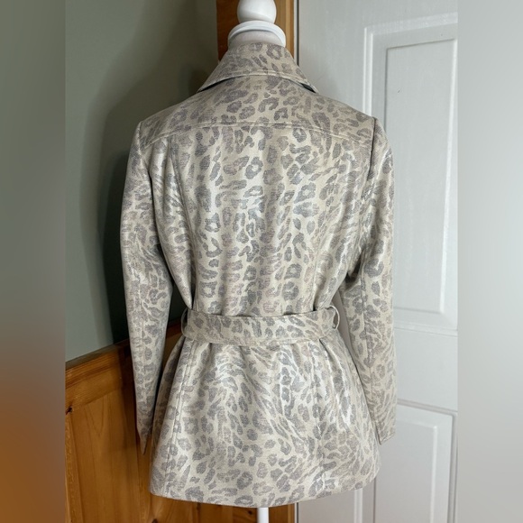 Sharon Young Ivory & Gray Animal Print belted jacket w/ front pockets size M - Picture 4 of 12